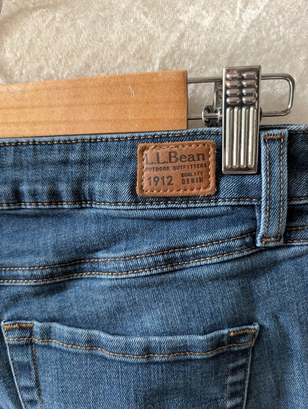 Lucky Brand 10 R Straight Light Blue - Picture 3 of 5